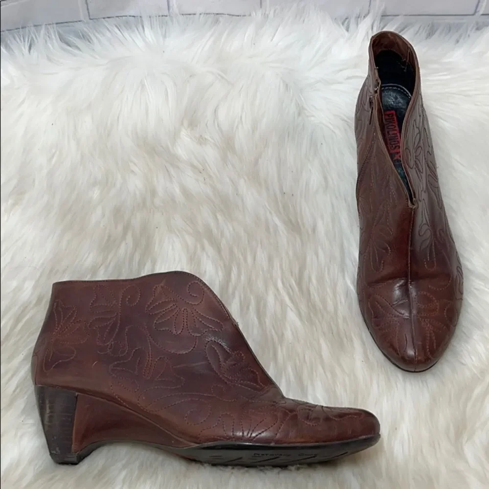 Pikolinos Olmo Brown Quilted Leather Booties Sz 39‎
